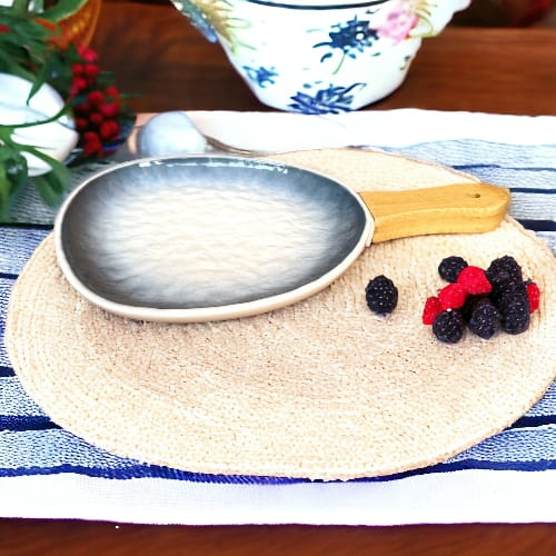 Ceramics-Steak-Dinner-Plate-with-Wooden-Handle4.jpg