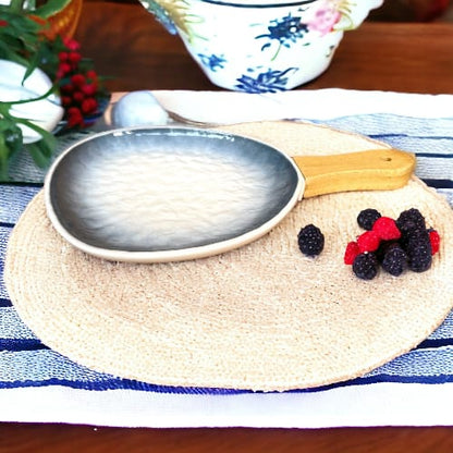 Ceramics-Steak-Dinner-Plate-with-Wooden-Handle4.jpg